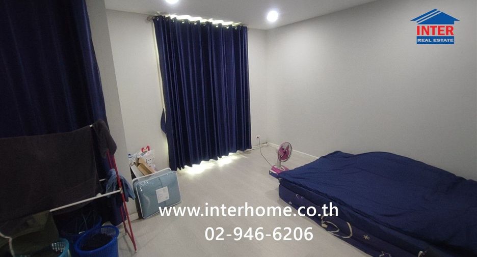 Casa adosada en venta de 4 habitaciones en Mueang Pathum Thani, Pathum Thani