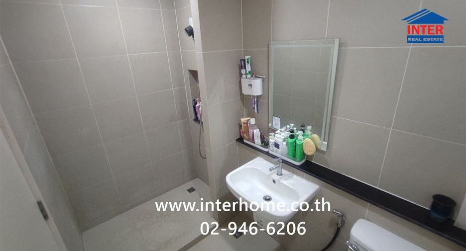 Casa adosada en venta de 4 habitaciones en Mueang Pathum Thani, Pathum Thani