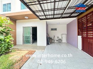 Casa adosada en venta de 4 habitaciones en Lam Luk Ka, Pathum Thani