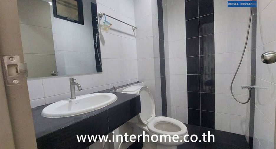 For sale 3 bedrooms townhouse in Lat Krabang, Bangkok