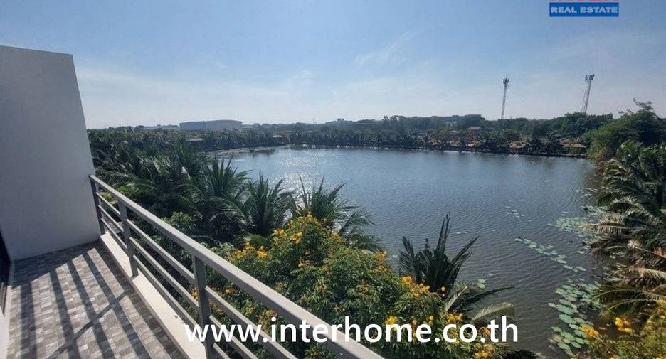 For sale 3 bedrooms townhouse in Lat Krabang, Bangkok