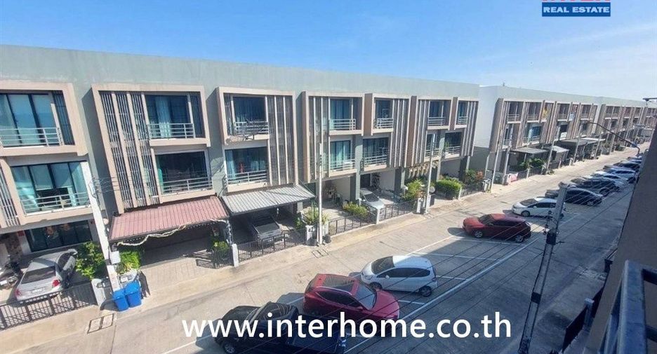 For sale 3 bedrooms townhouse in Lat Krabang, Bangkok
