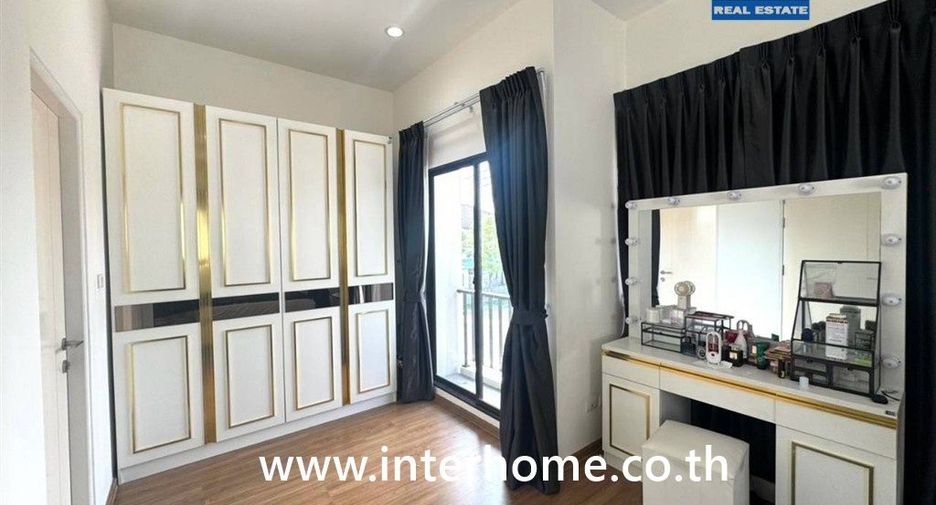 À vendre 3 chambres maison à Phra Samut Chedi, Samut Prakan