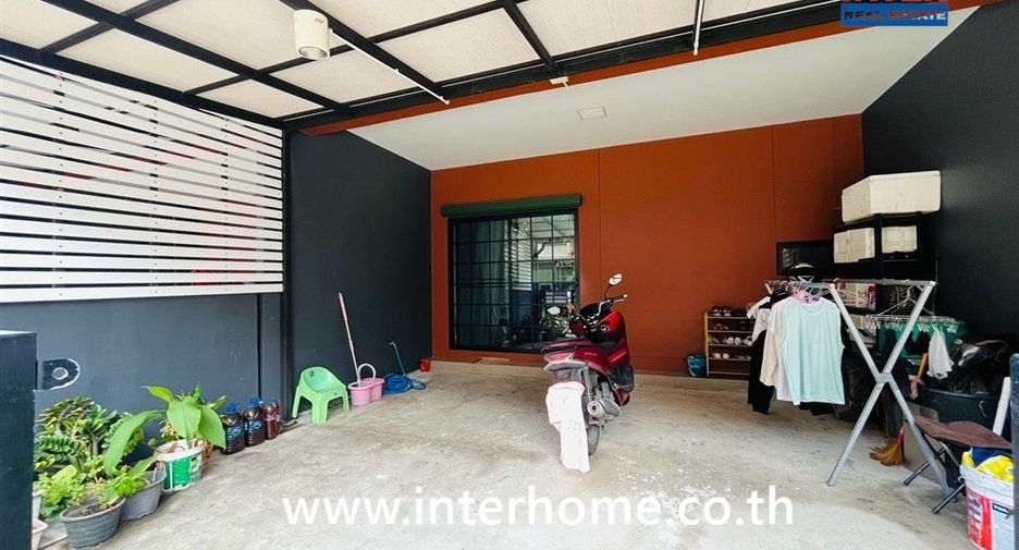 For sale 4 bedrooms townhouse in Bang Phli, Samut Prakan