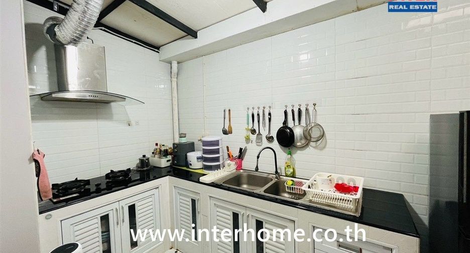 For sale 4 bedrooms townhouse in Bang Phli, Samut Prakan