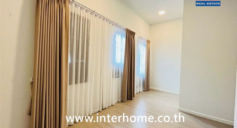 For sale 4 bedrooms townhouse in Bang Phli, Samut Prakan