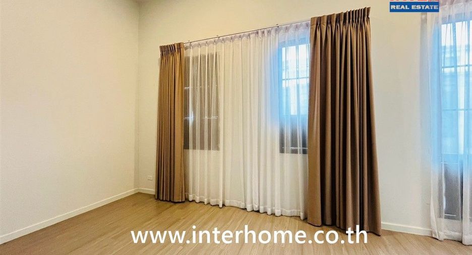 For sale 4 bedrooms townhouse in Bang Phli, Samut Prakan