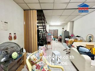 For sale 2 ベッドルーム townhouse in Saphan Sung, Bangkok