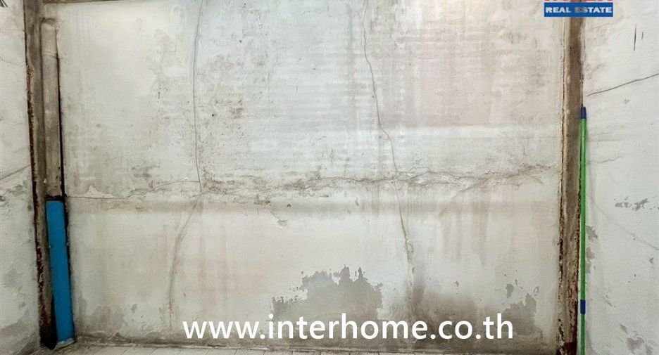For sale 2 ベッドルーム townhouse in Saphan Sung, Bangkok