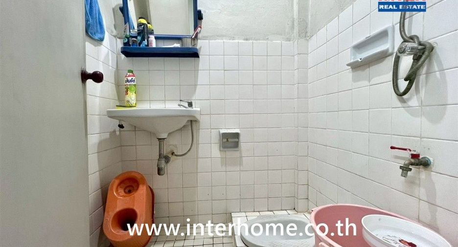 For sale 2 ベッドルーム townhouse in Saphan Sung, Bangkok