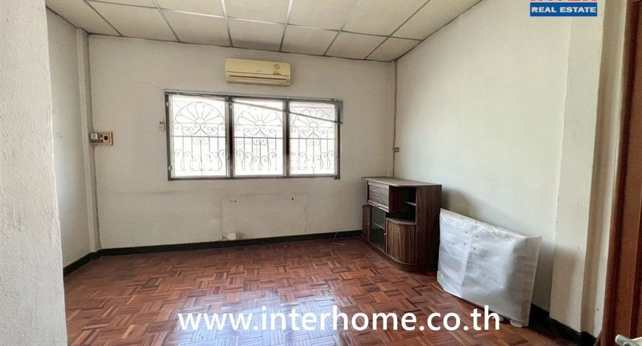 For sale 2 ベッドルーム townhouse in Saphan Sung, Bangkok