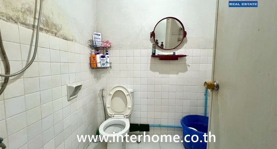 For sale 2 ベッドルーム townhouse in Saphan Sung, Bangkok
