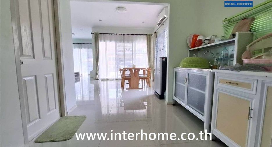 出售 3 卧室 独立屋 在 Nikhom Phatthana, Rayong