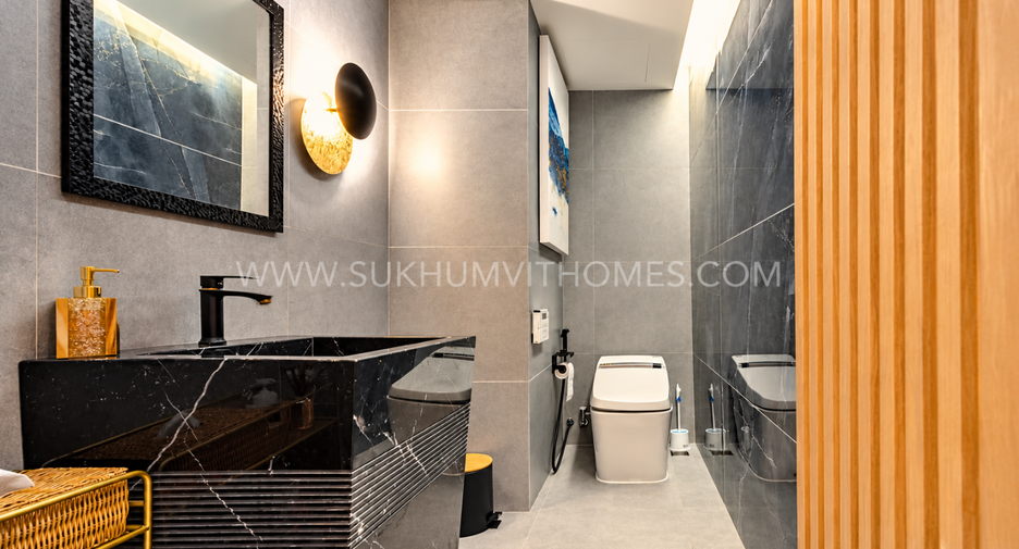 For rent そして for sale 3 ベッドルーム condo in Watthana, Bangkok