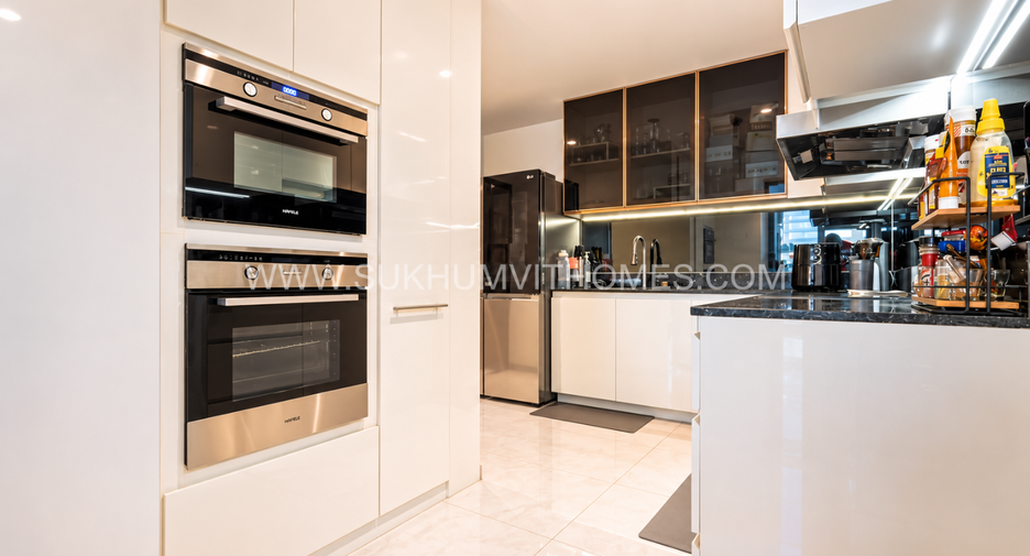 For rent そして for sale 3 ベッドルーム condo in Watthana, Bangkok