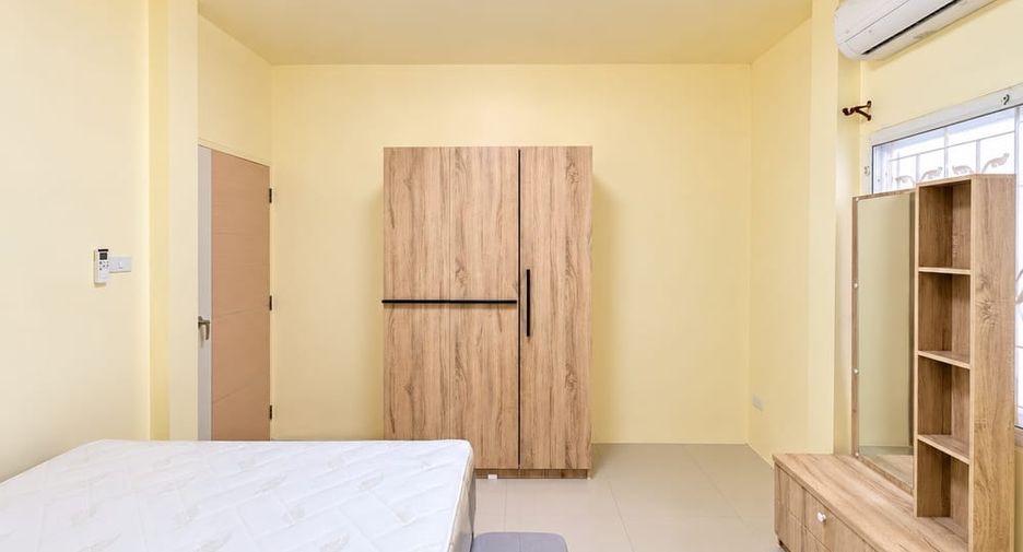 Gewerbefläche zur Miete und zum Kauf mit 2 Zimmer in Bang Lamung, Chonburi