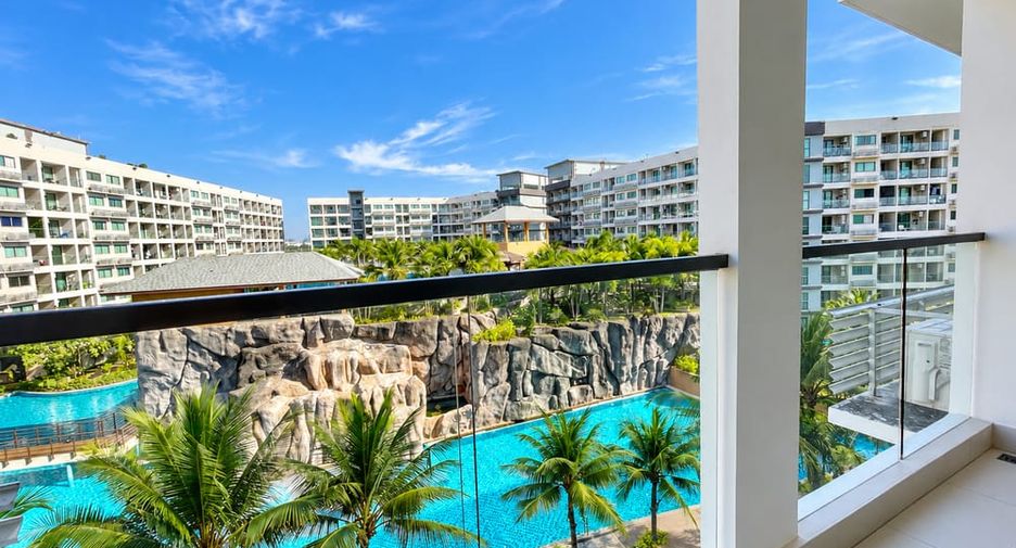 For sale 3 bedrooms condo in Jomtien, Pattaya