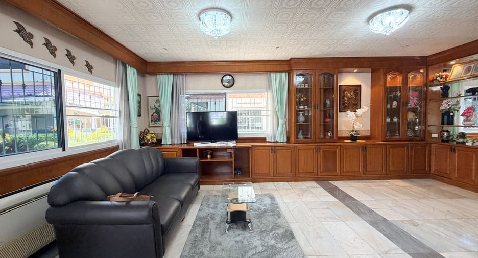 À vendre 5 chambres villa à Bang Lamung, Chonburi