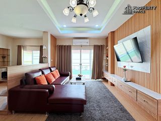 For rent 6 bedrooms villa in Bang Lamung, Chonburi