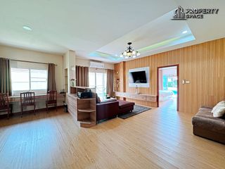 For rent 6 bedrooms villa in Bang Lamung, Chonburi