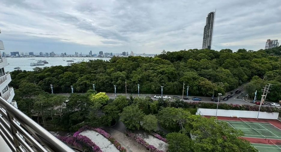 For sale 3 bedrooms condo in Bang Lamung, Chonburi