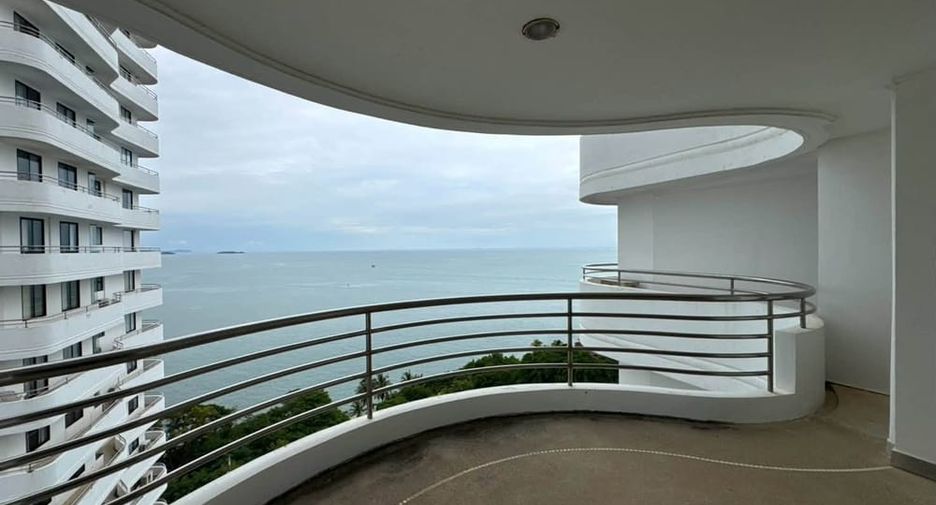 For sale 3 bedrooms condo in Bang Lamung, Chonburi