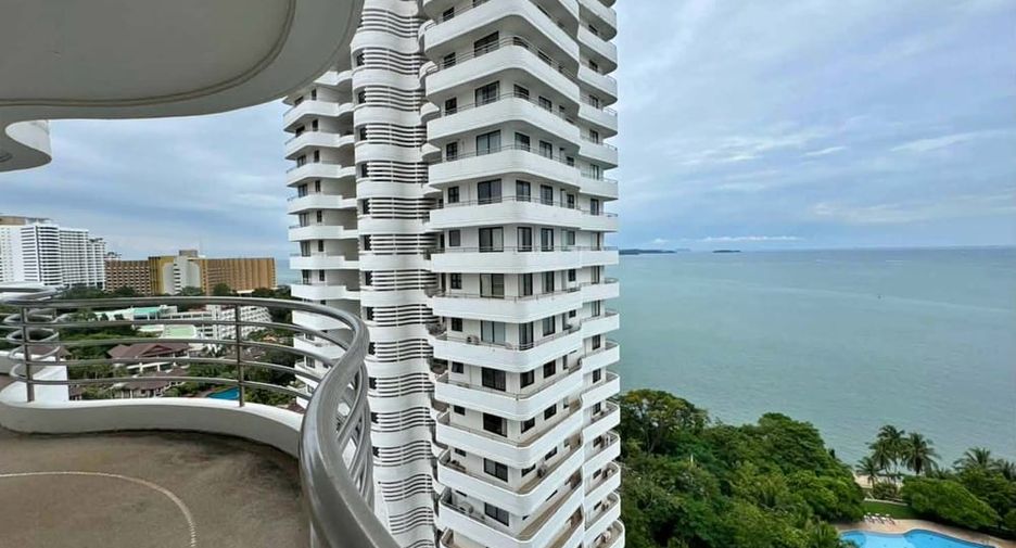 For sale 3 bedrooms condo in Bang Lamung, Chonburi