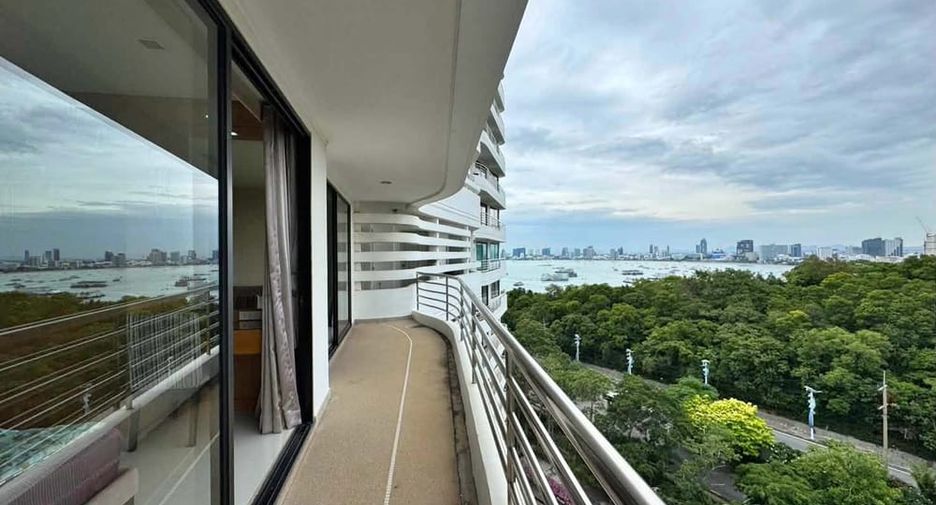 For sale 3 bedrooms condo in Bang Lamung, Chonburi