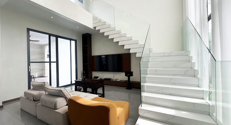 For rent 7 bedrooms villa in Bang Lamung, Chonburi