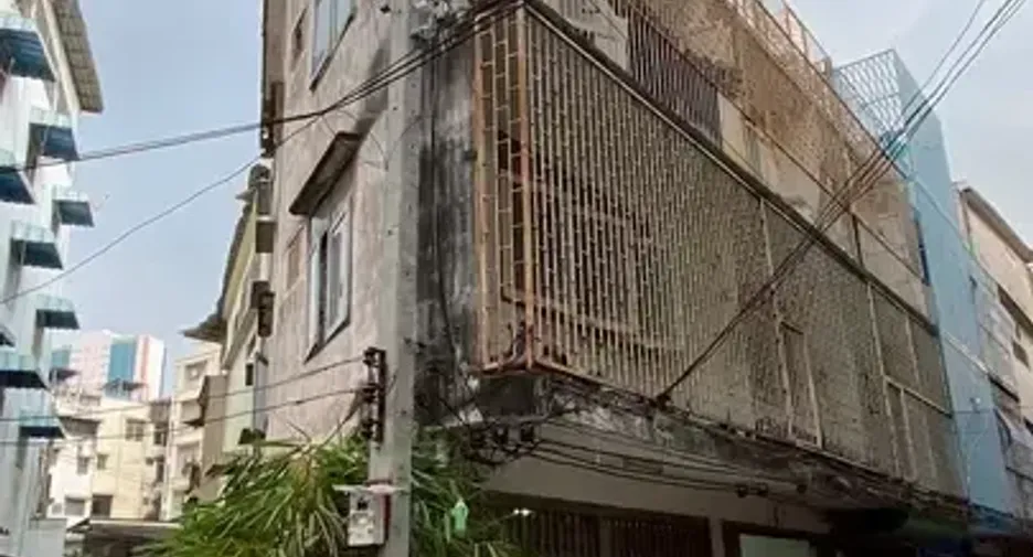 For sale retail Space in Bang Rak, Bangkok