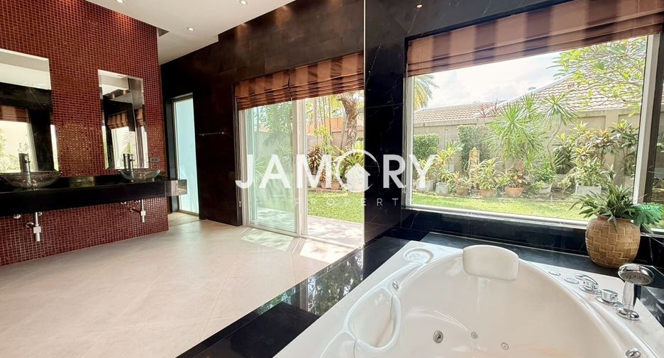 For rent 3 bedrooms house in Bang Lamung, Chonburi