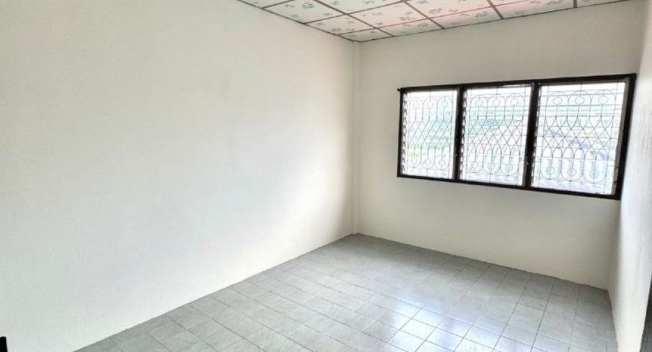 For sale 2 bedrooms townhouse in Don Mueang, Bangkok