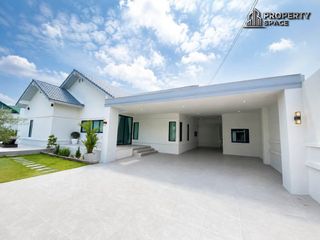 For sale 3 bedrooms villa in Bang Lamung, Chonburi