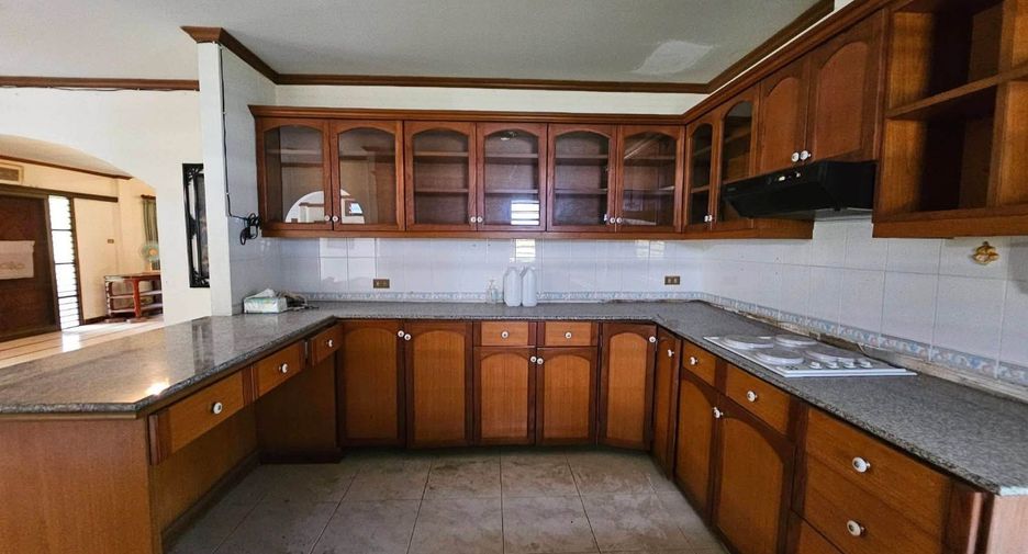 Продажа 4 спальни дом в Банг Ламунг, Чонбури