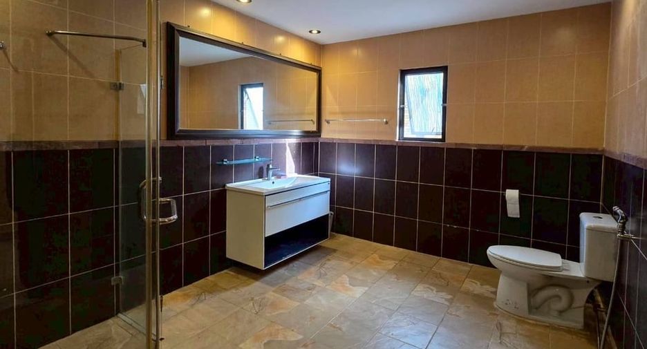 For rent 2 bedrooms villa in Bang Lamung, Chonburi