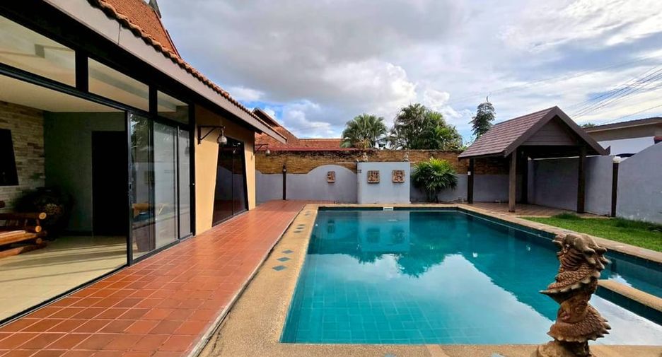 For rent 2 bedrooms villa in Bang Lamung, Chonburi