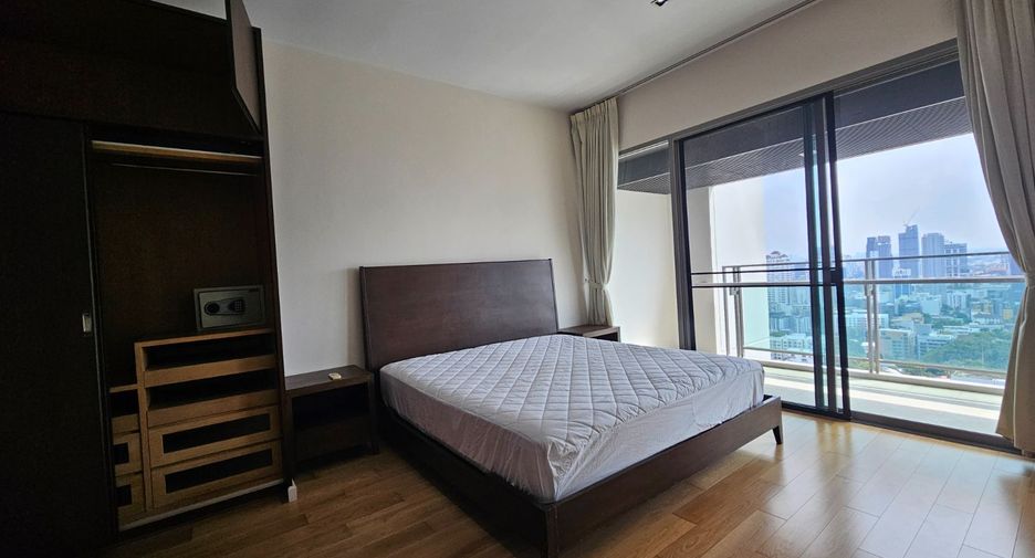 For rent 2 bedrooms condo in Khlong Toei, Bangkok