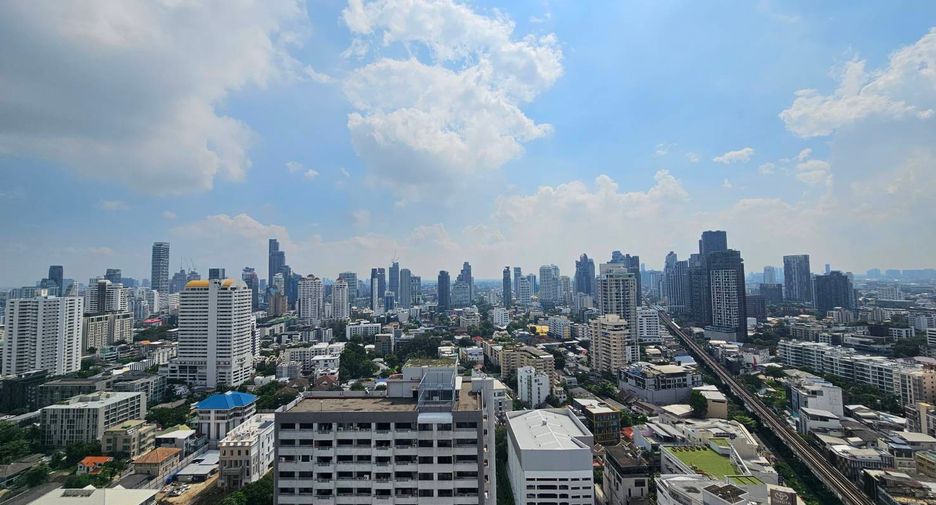 For rent 2 bedrooms condo in Khlong Toei, Bangkok