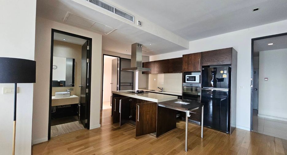 For rent 2 bedrooms condo in Khlong Toei, Bangkok