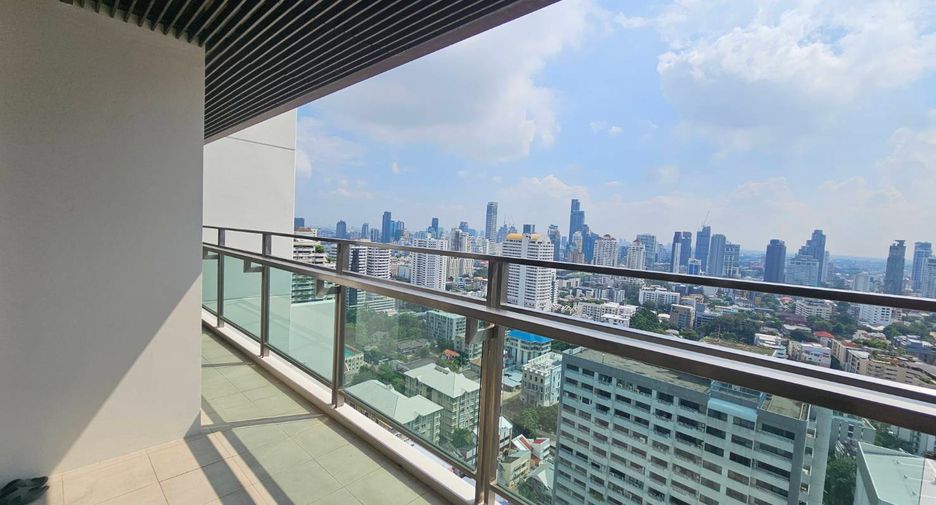 For rent 2 bedrooms condo in Khlong Toei, Bangkok