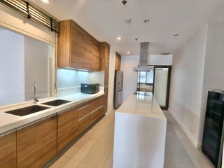 For rent 3 ベッドルーム condo in Watthana, Bangkok