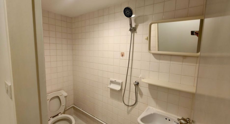 For rent 3 ベッドルーム condo in Watthana, Bangkok