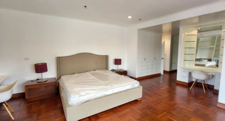 For rent 3 ベッドルーム condo in Watthana, Bangkok