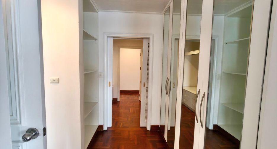 For rent 3 ベッドルーム condo in Watthana, Bangkok