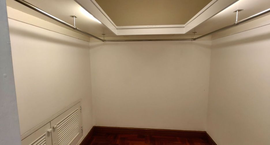 For rent 3 ベッドルーム condo in Watthana, Bangkok
