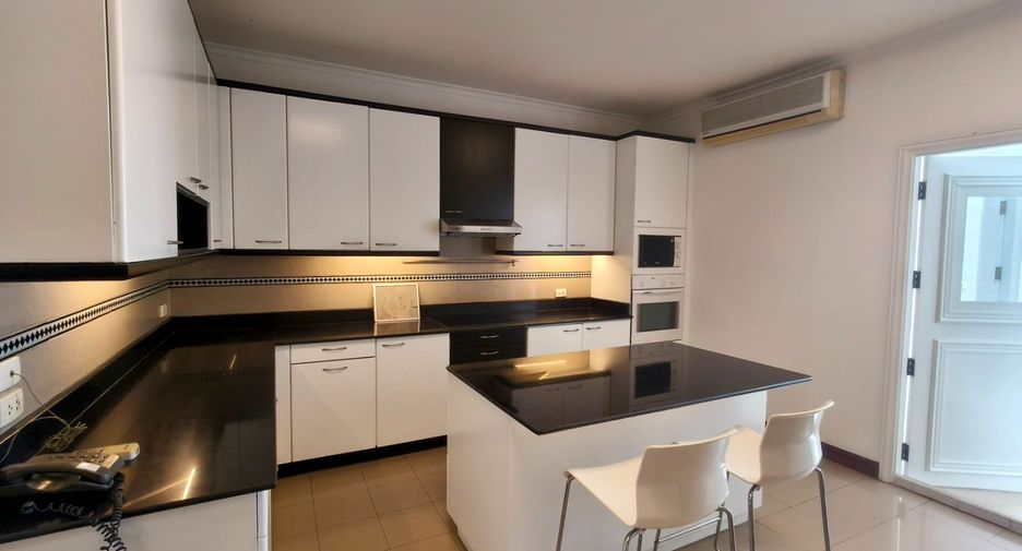 For rent 3 ベッドルーム condo in Watthana, Bangkok