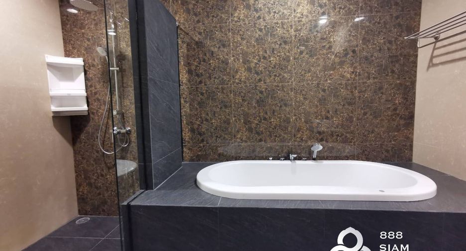 For rent 2 bedrooms condo in Khlong Toei, Bangkok