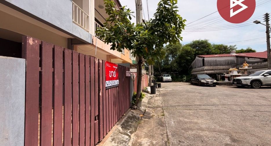 For sale 2 bedrooms townhouse in Mueang Chachoengsao, Chachoengsao