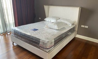 For rent 3 bedrooms condo in Pathum Wan, Bangkok