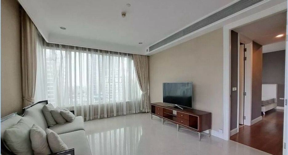 For rent 3 bedrooms condo in Pathum Wan, Bangkok